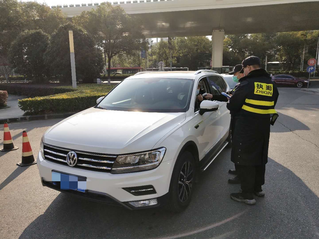 市卫健委督导组现场检查莲花国际广场防疫防控工作 市卫健委督导组现场检查莲花国际广场防疫防控工作